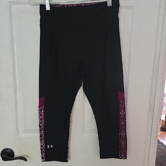 Under Armour Pants - Under Armour Compression Black Capri Leggings with Pink Snake Pattern